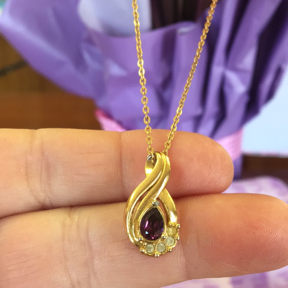 Gold tone synthetic amethyst necklace